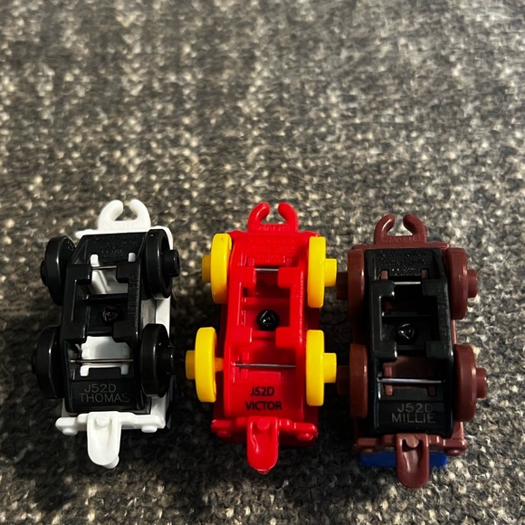 Thomas & Friends Collectible MINIS Toy Train Set of 3 - Picture 9 of 10